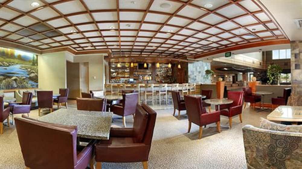 Doubletree By Hilton Denver Central Park Exterior photo