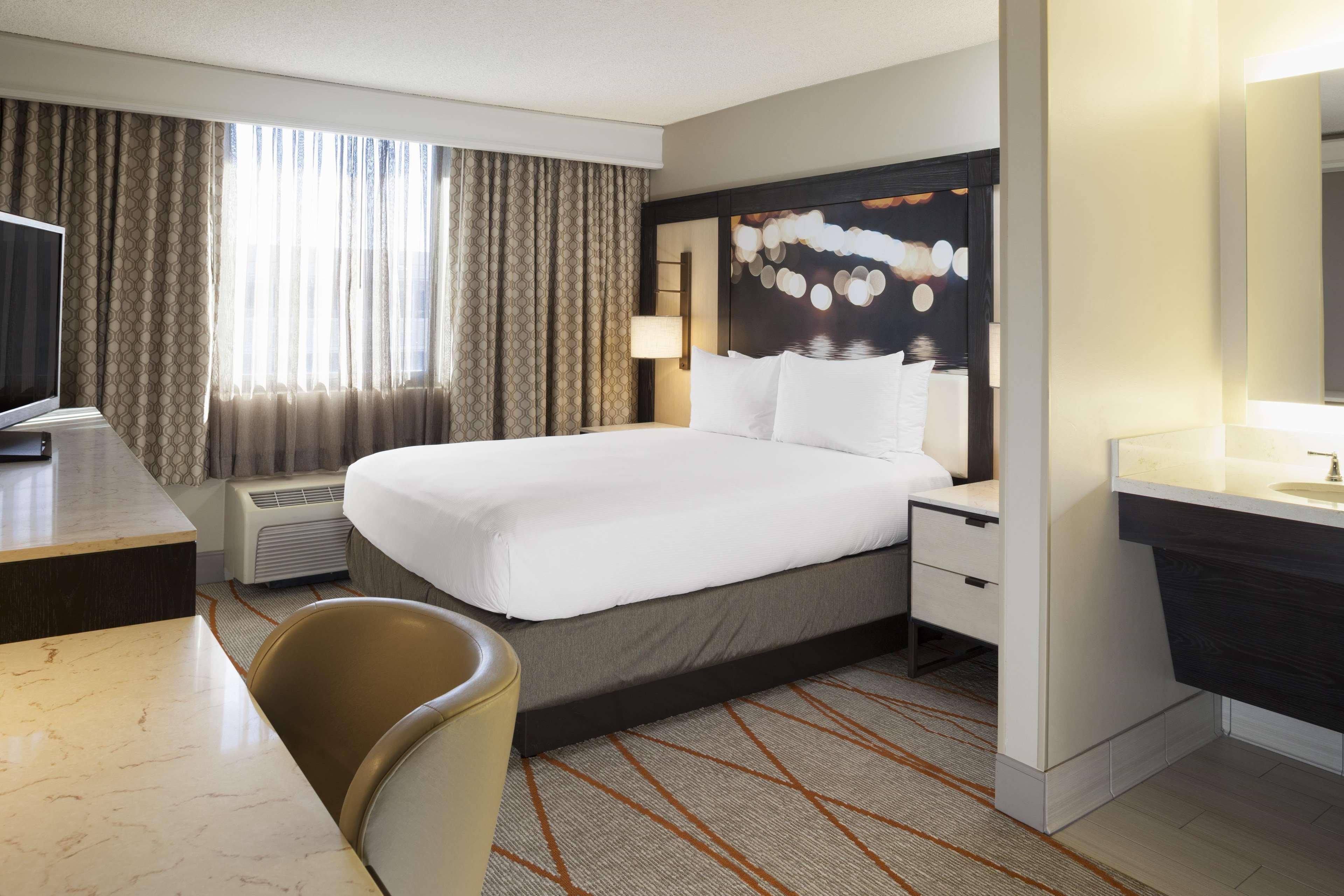 Doubletree By Hilton Denver Central Park Exterior photo