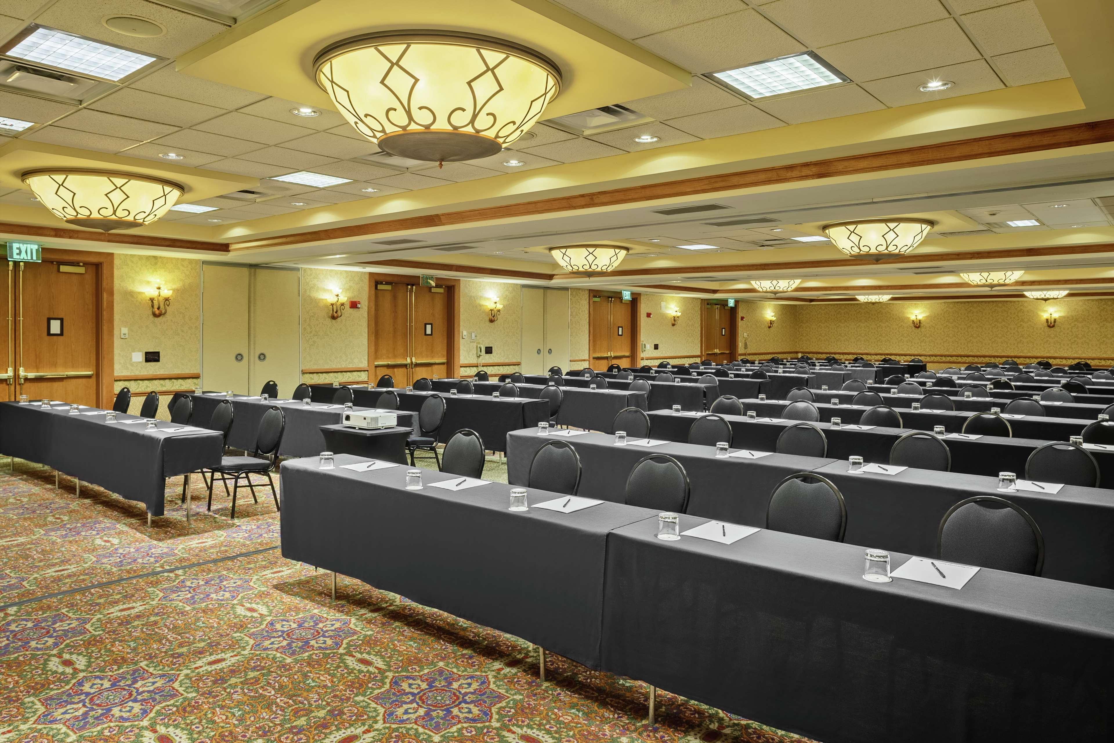 Doubletree By Hilton Denver Central Park Exterior photo