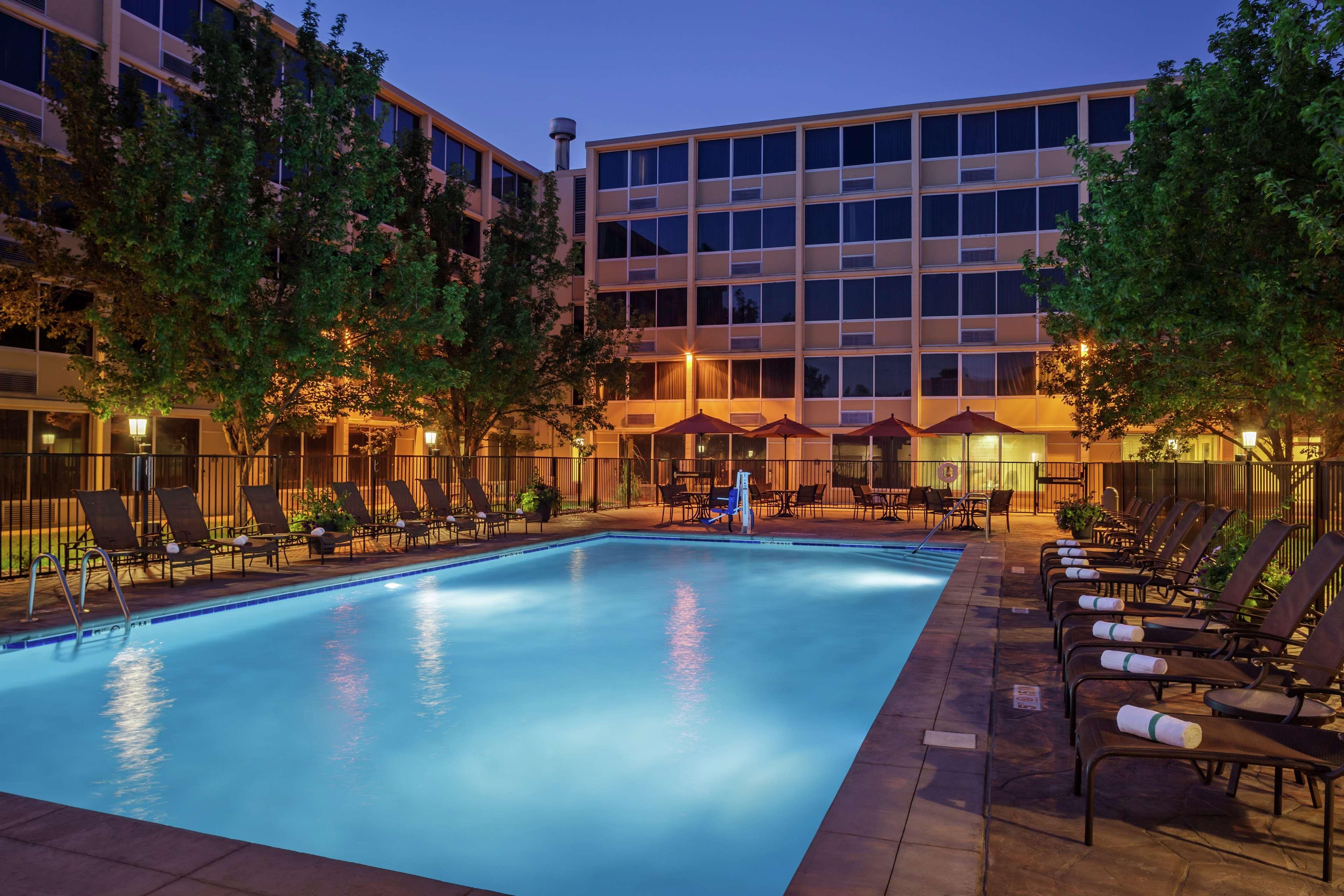 Doubletree By Hilton Denver Central Park Exterior photo