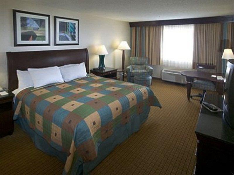 Doubletree By Hilton Denver Central Park Exterior photo