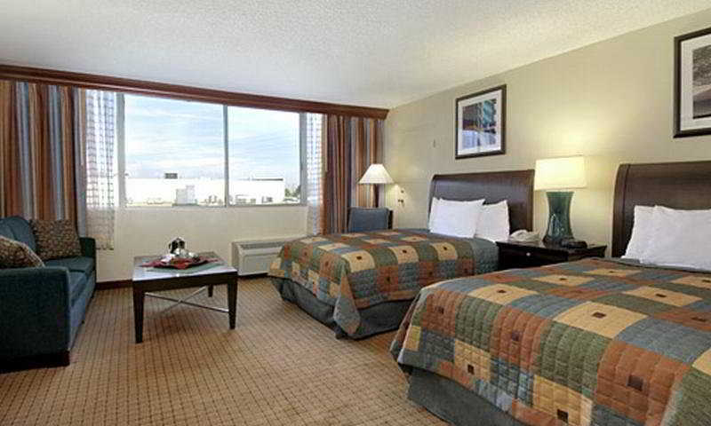Doubletree By Hilton Denver Central Park Exterior photo