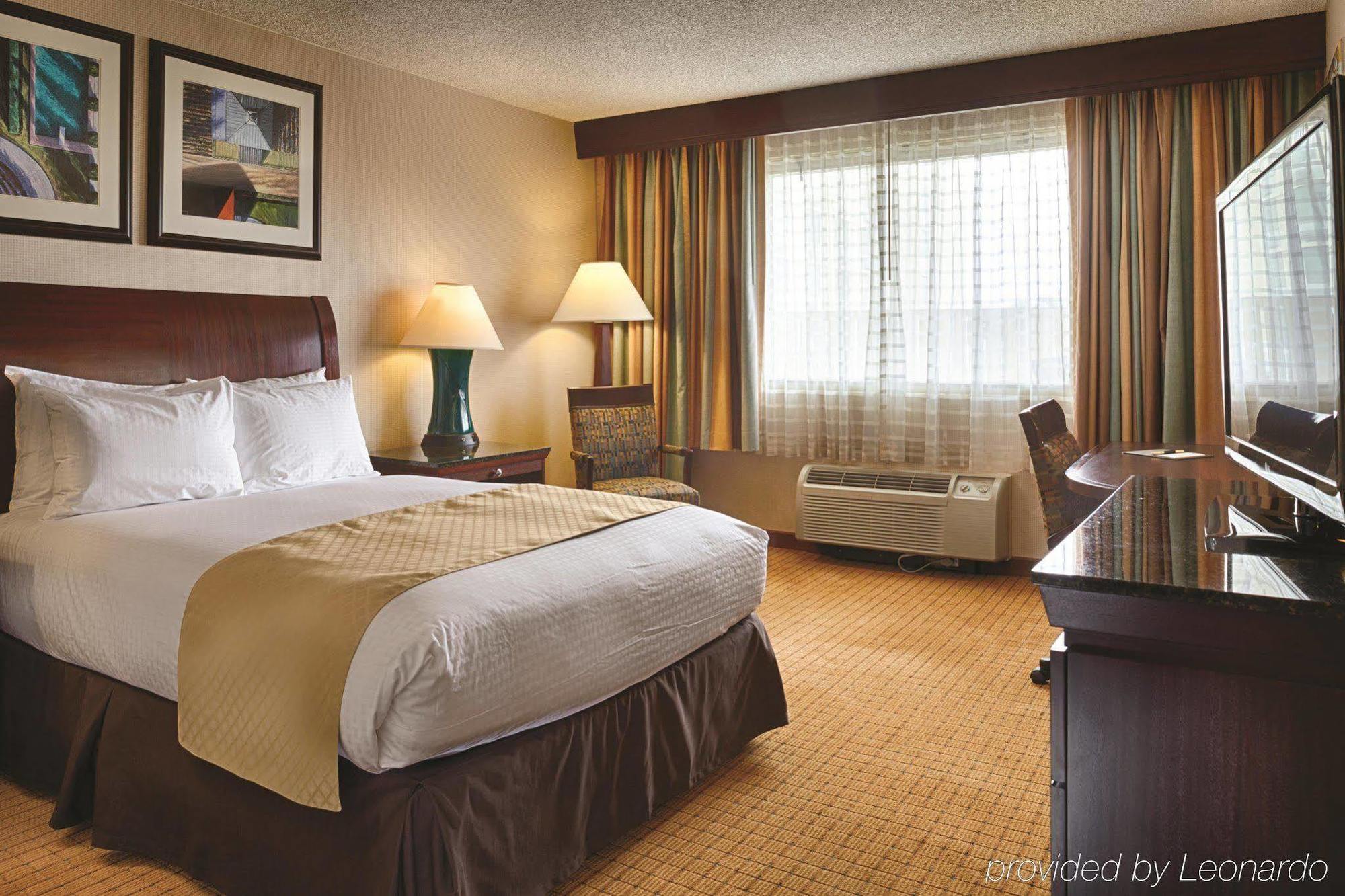 Doubletree By Hilton Denver Central Park Exterior photo