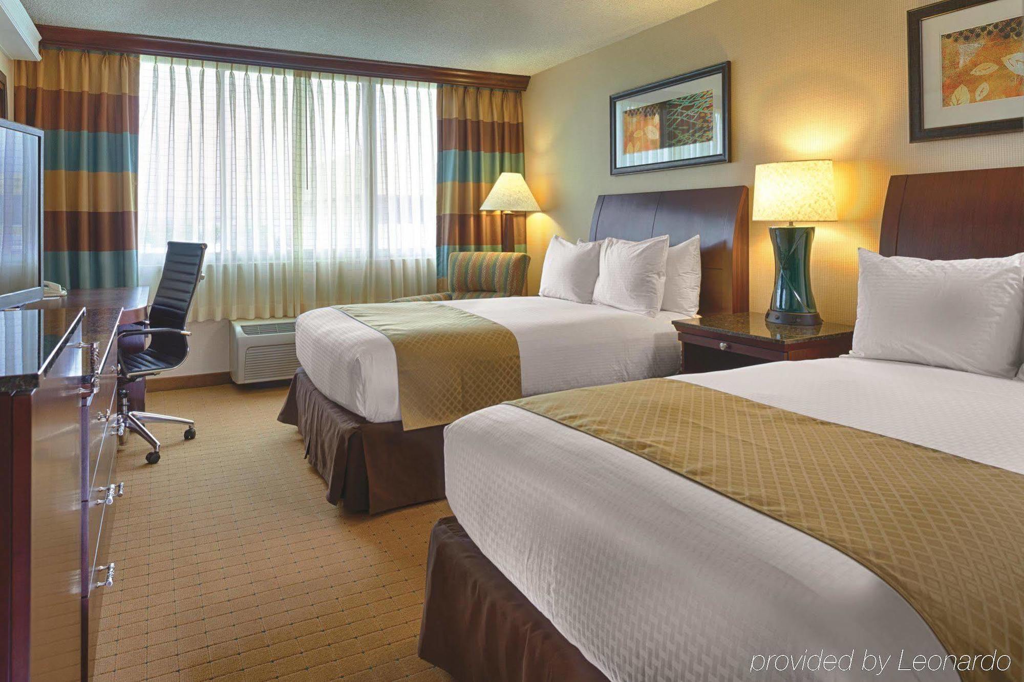 Doubletree By Hilton Denver Central Park Exterior photo